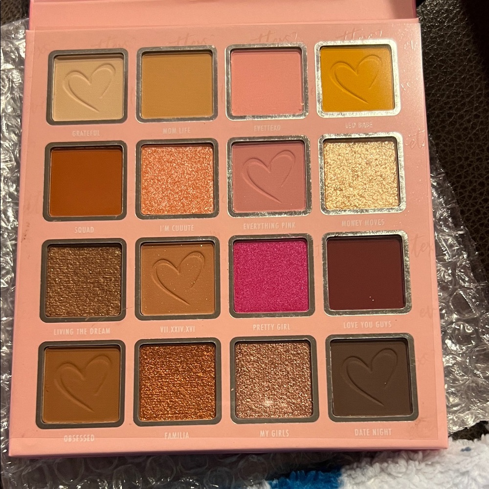 Eyes On Me Shadow Palette - 16 shades! New in box